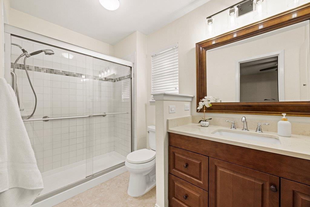 1702 Oakridge Dr Property Photo 26