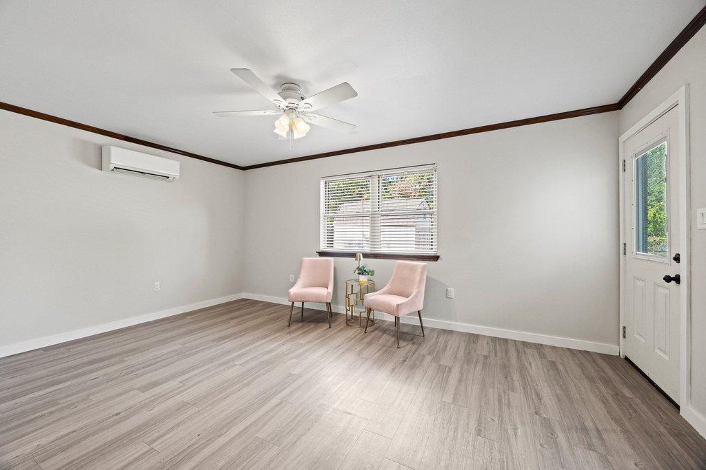 1702 Oakridge Dr Property Photo 27