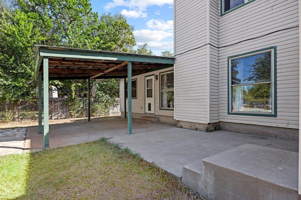 1702 Oakridge Dr Property Photo 37