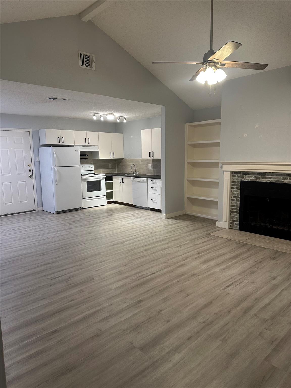 2807 Jadewood Ct #b Property Photo 1