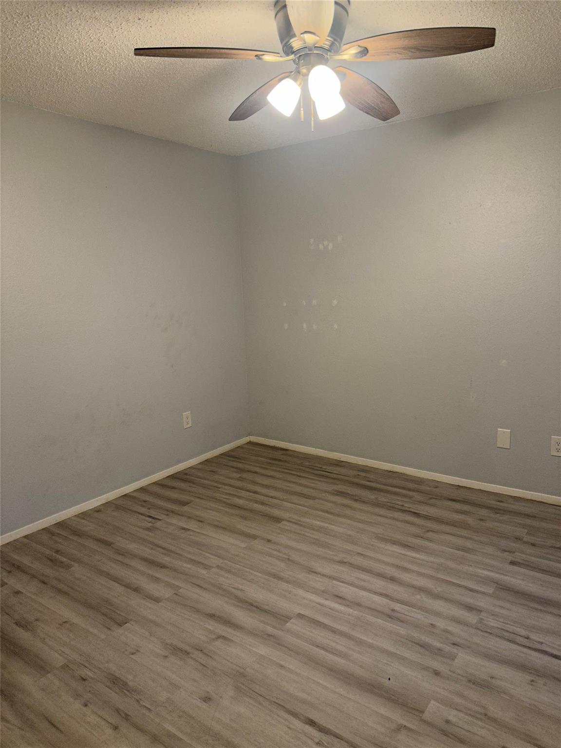 2807 Jadewood Ct #b Property Photo 4