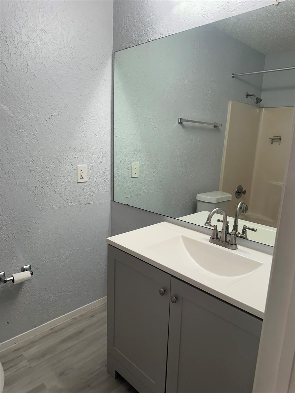 2807 Jadewood Ct #b Property Photo 7