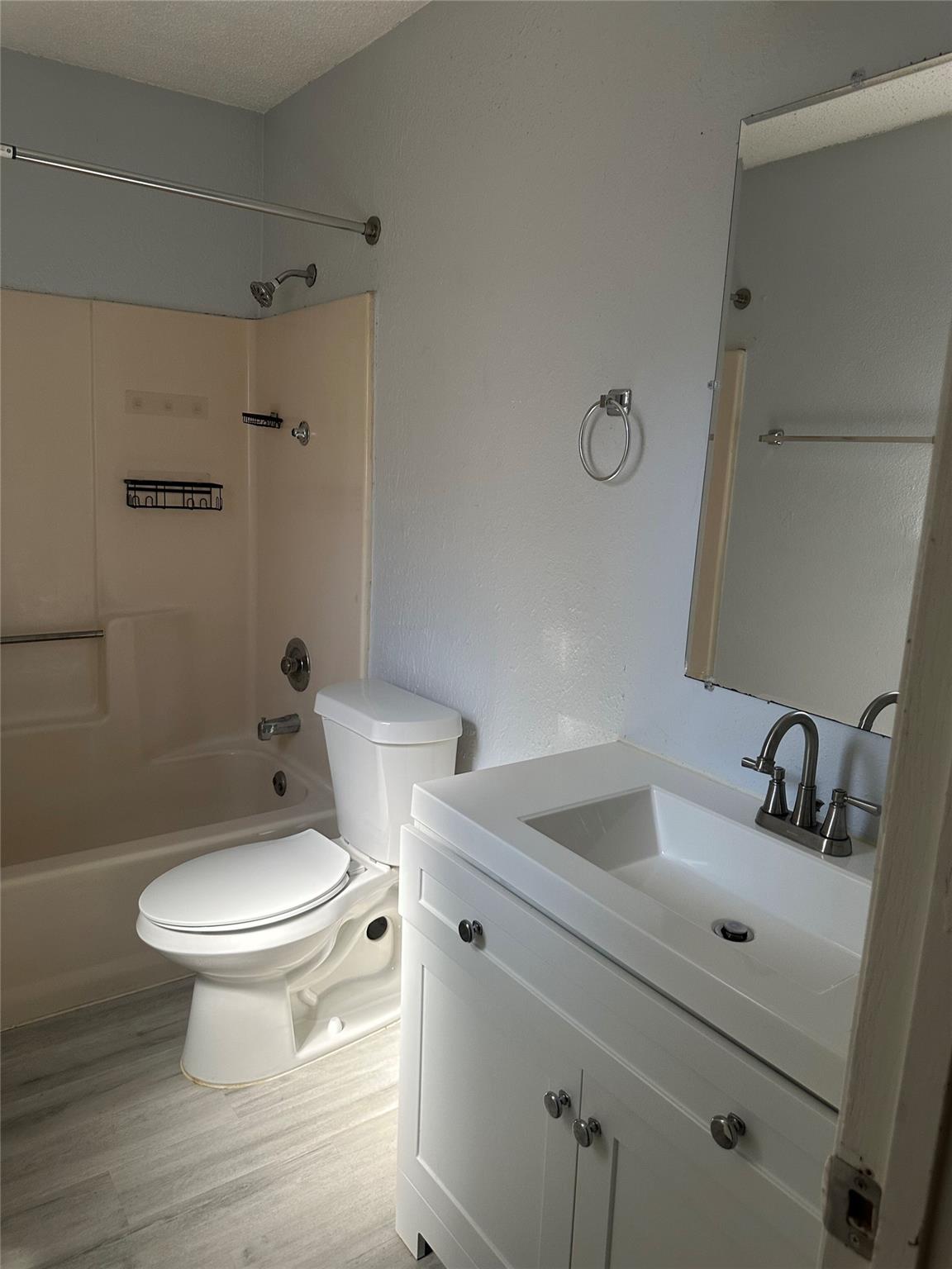 2807 Jadewood Ct #b Property Photo 8