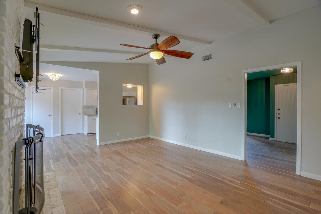 10110 Aspen St Property Photo 4