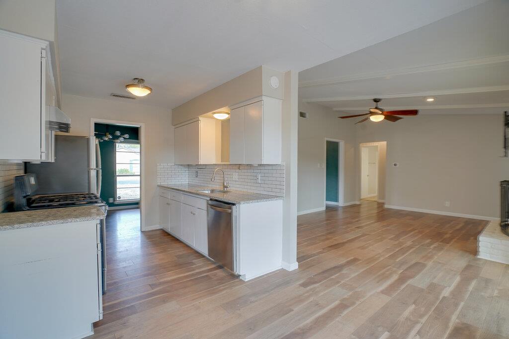 10110 Aspen St Property Photo 6