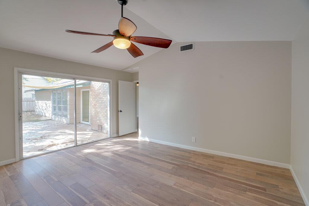 10110 Aspen St Property Photo 15