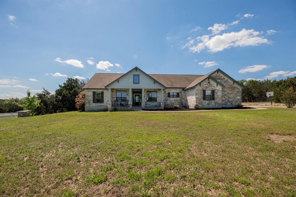 101 Stable Oaks Property Photo 4
