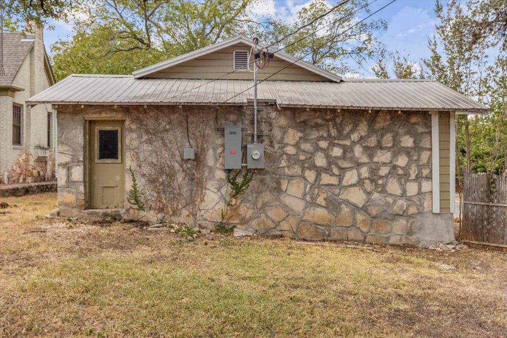 1801 Travis Heights Blvd Property Photo 9