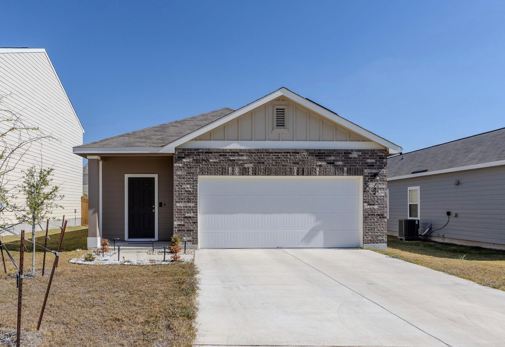 104 Enforcer Loop Property Photo 1