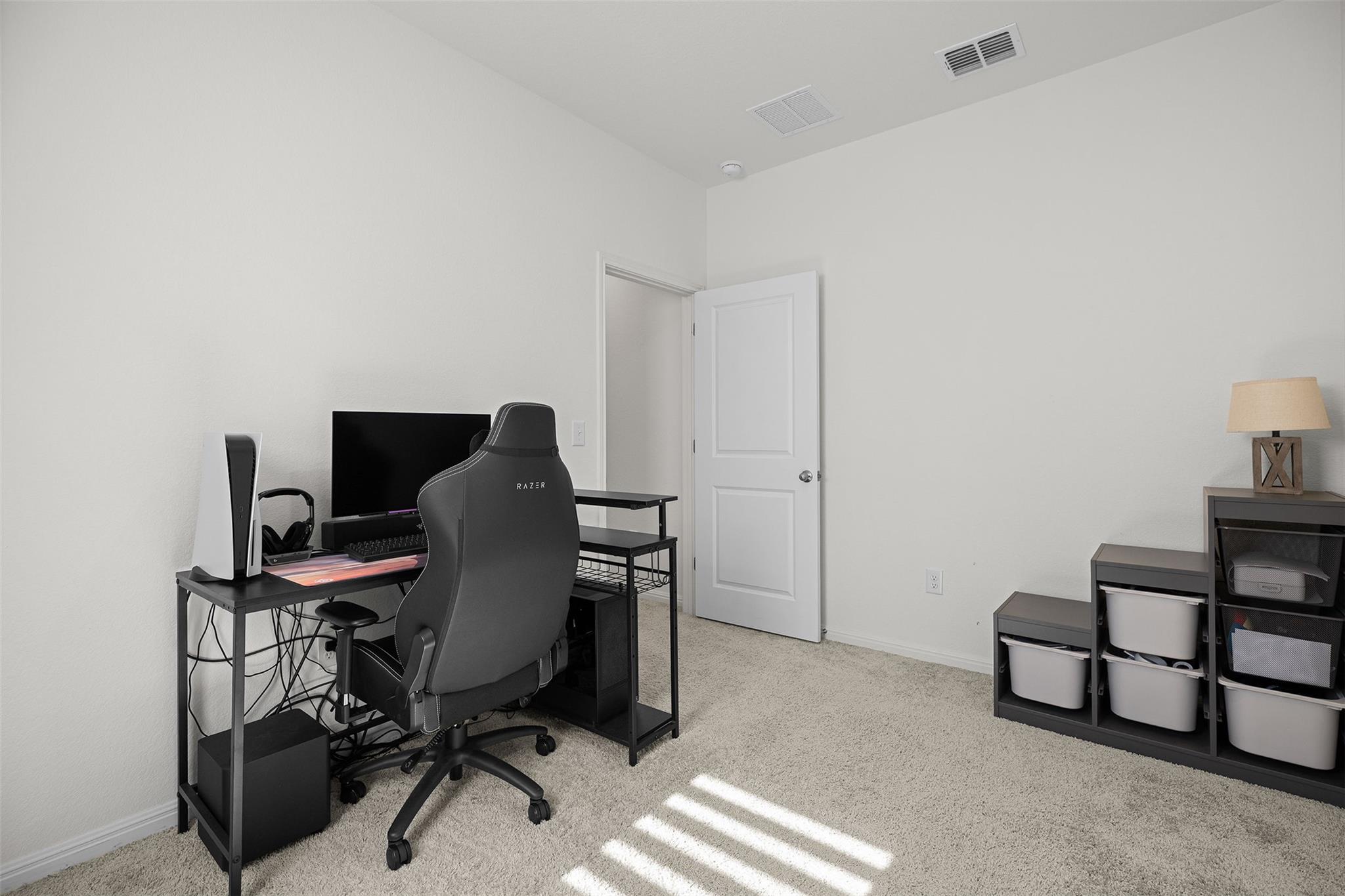 104 Enforcer Loop Property Photo 9