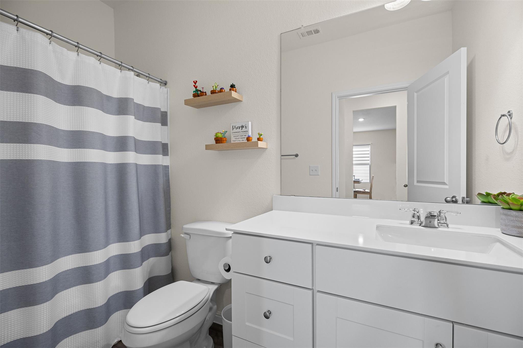 104 Enforcer Loop Property Photo 10