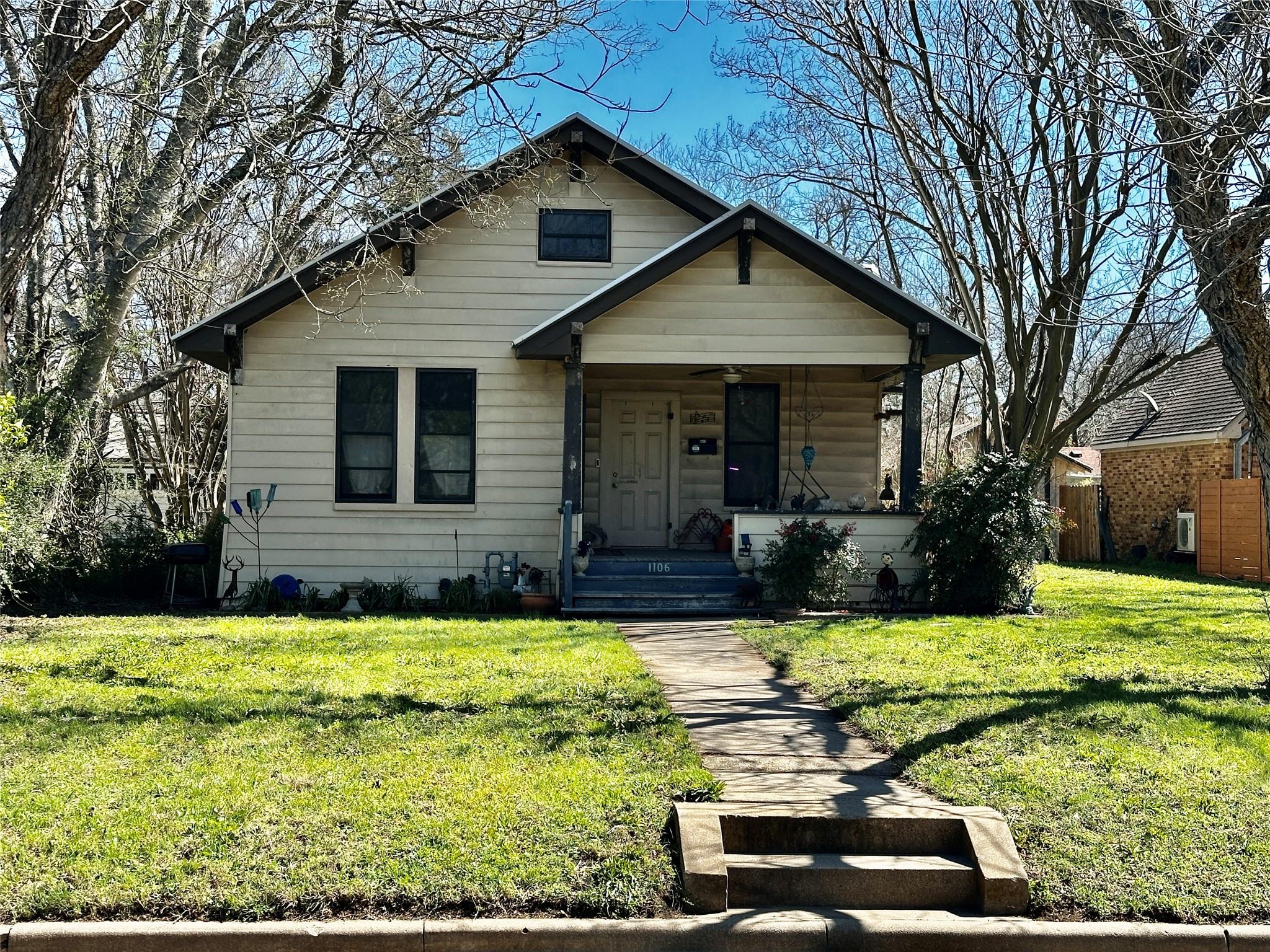 1106 Lexington St Property Photo