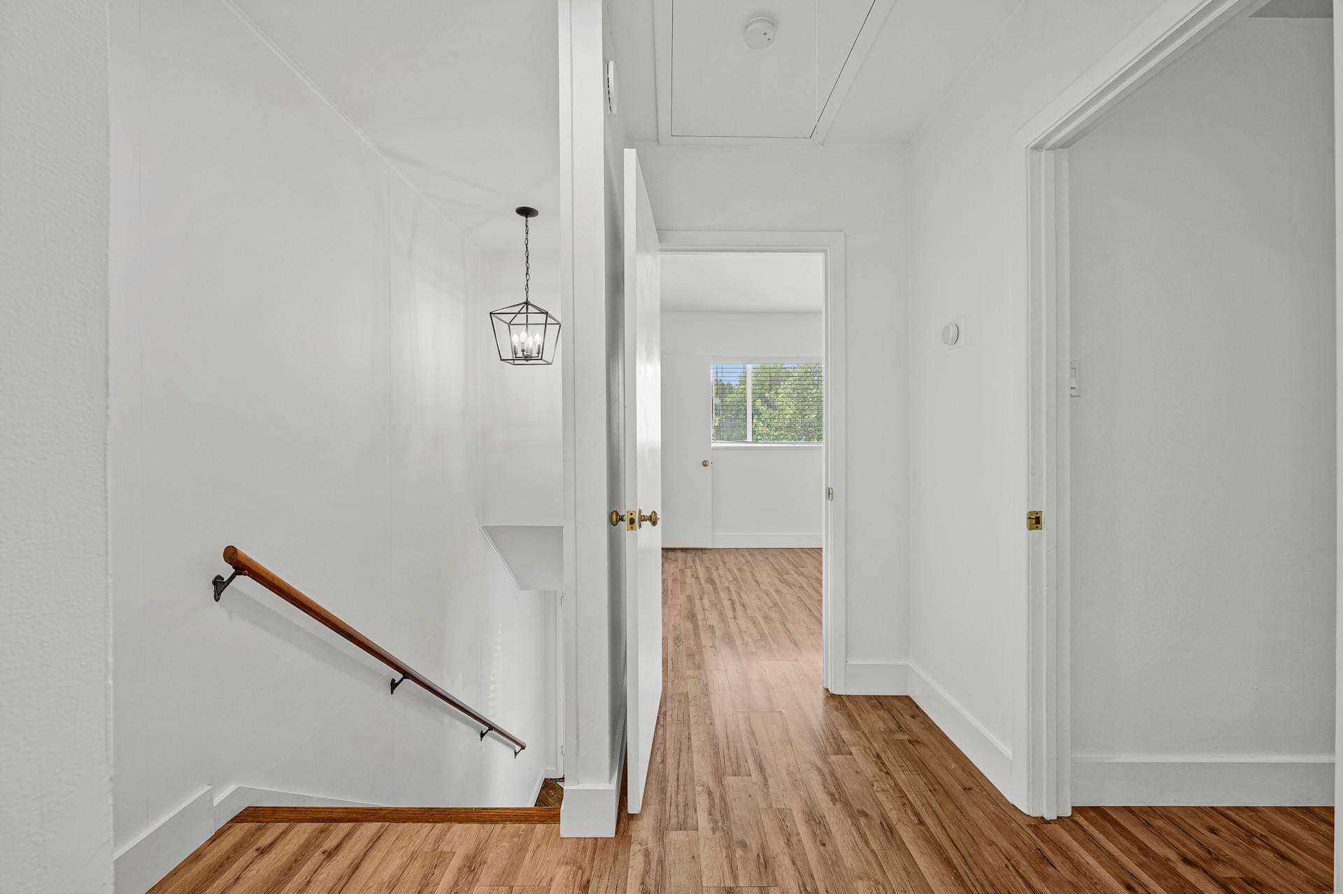2401 Winsted Ln #4 Property Photo 13