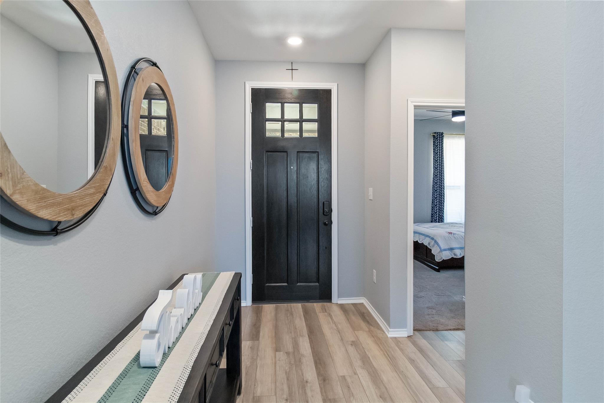 101 Redcliff Path Property Photo 5