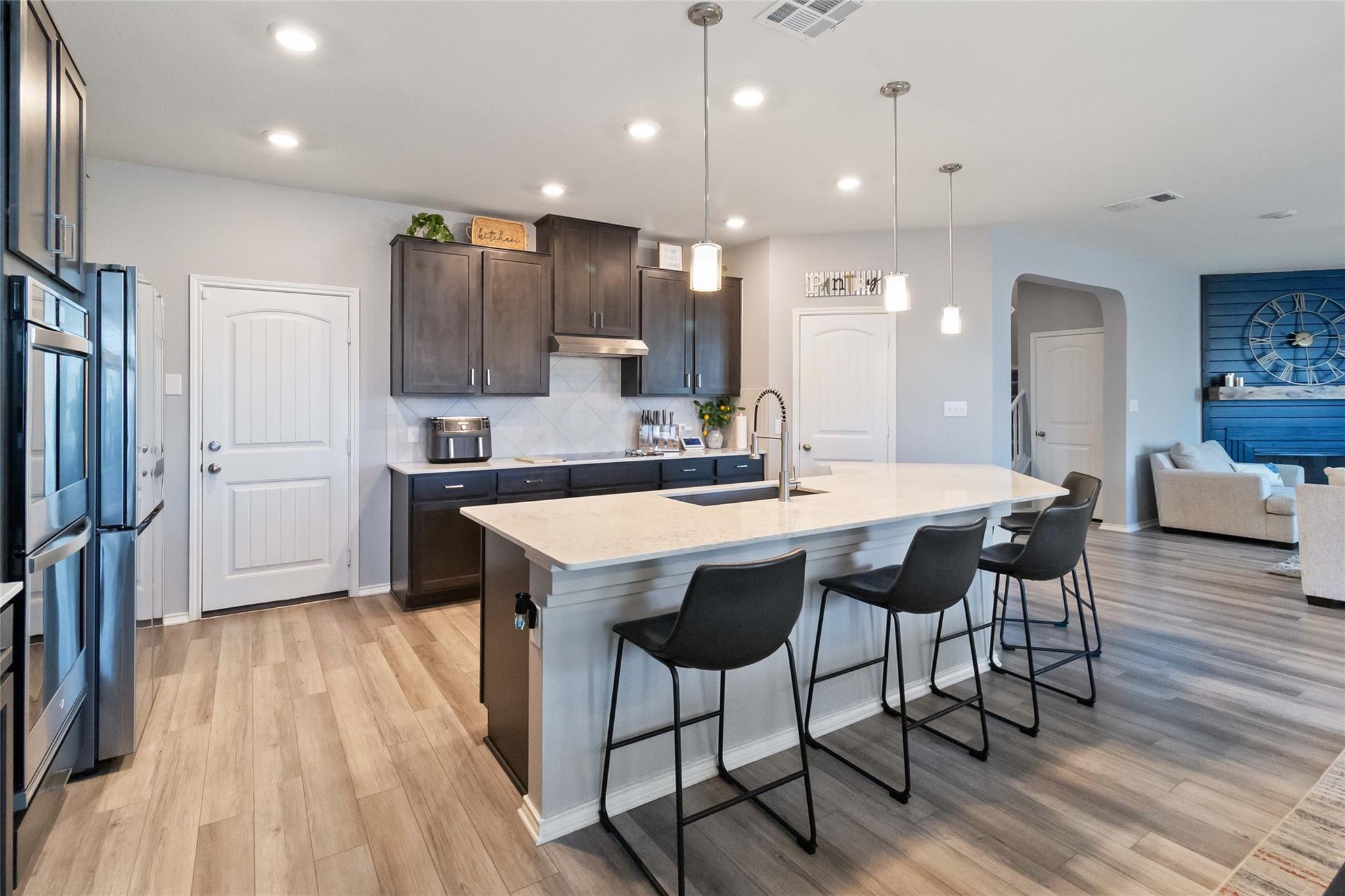 101 Redcliff Path Property Photo 8