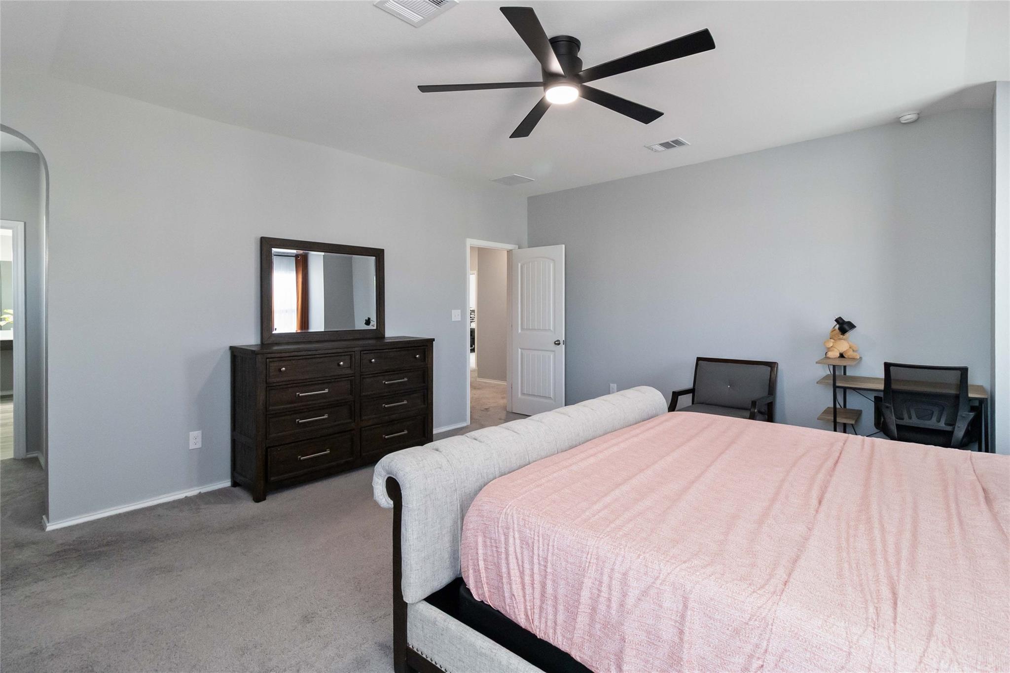 101 Redcliff Path Property Photo 12