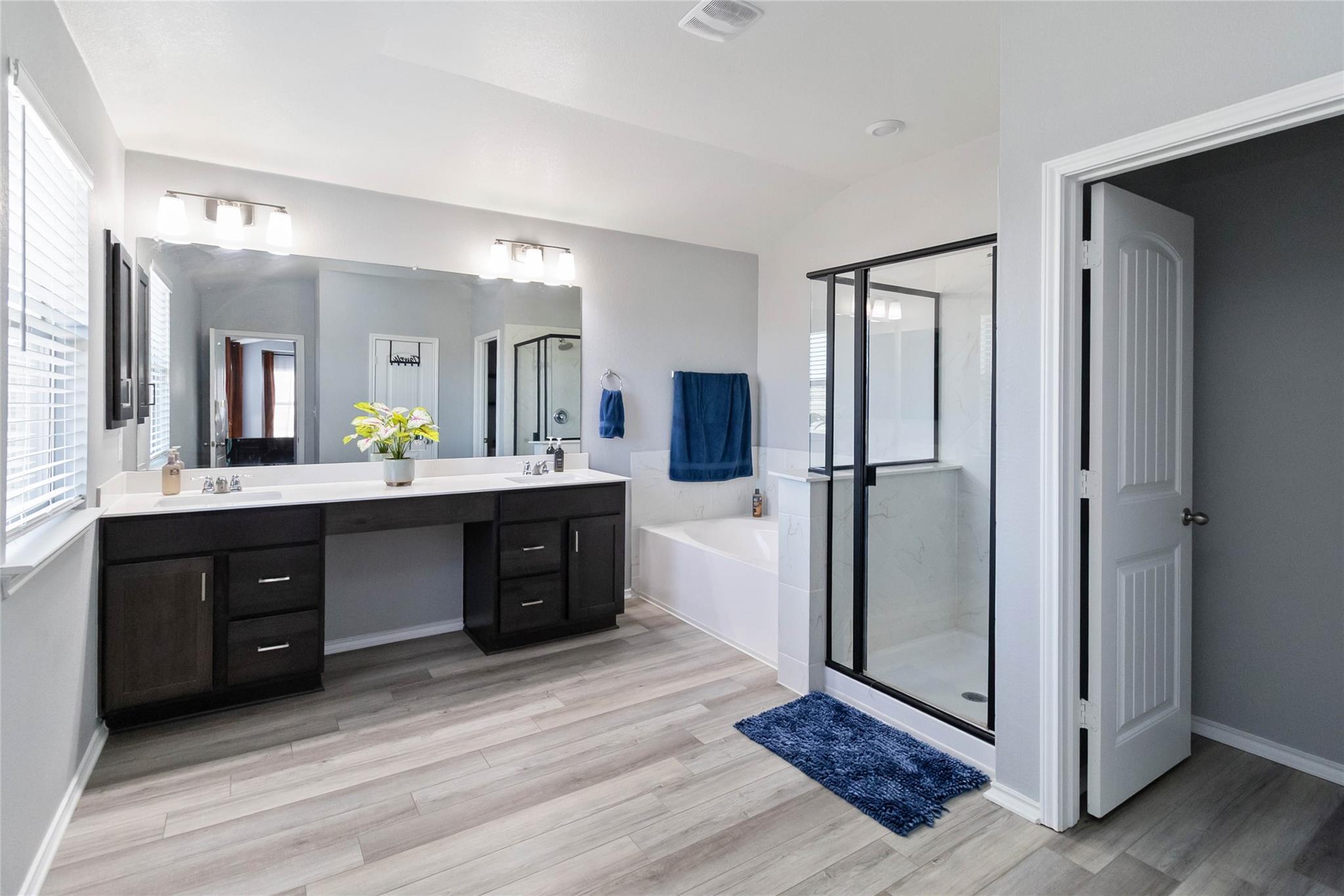 101 Redcliff Path Property Photo 13