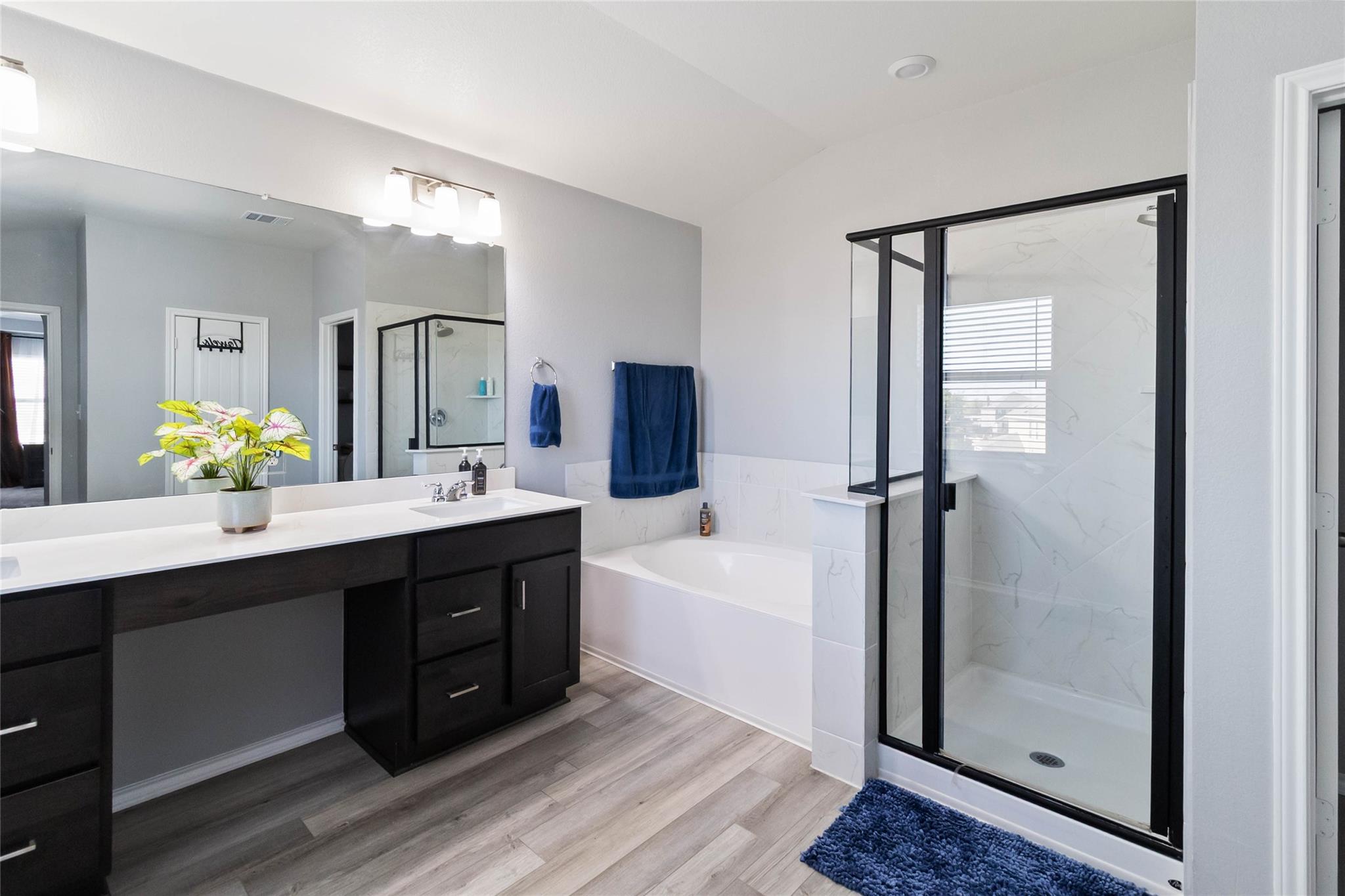 101 Redcliff Path Property Photo 14