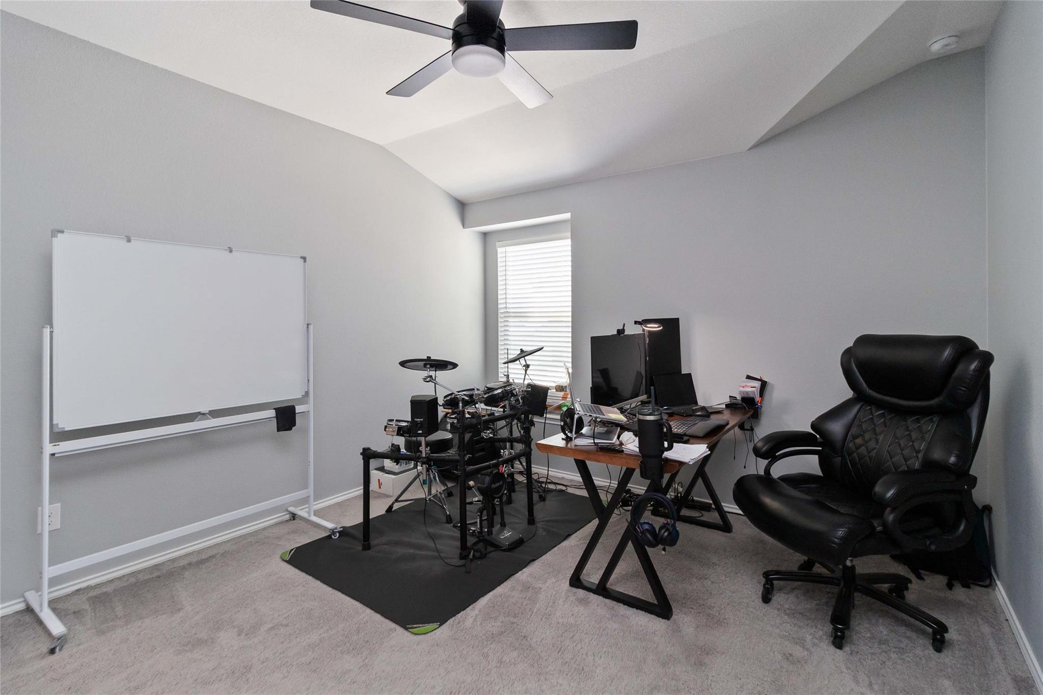 101 Redcliff Path Property Photo 21