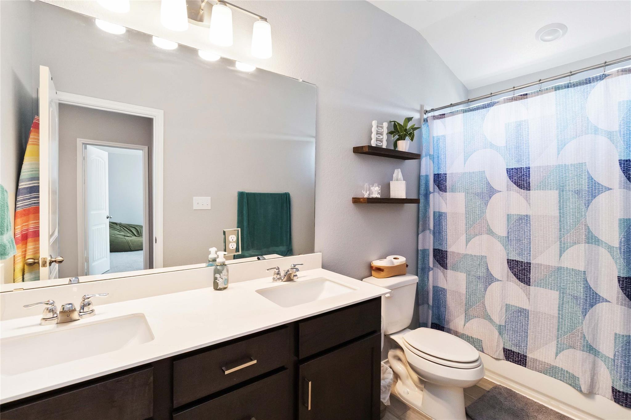 101 Redcliff Path Property Photo 23