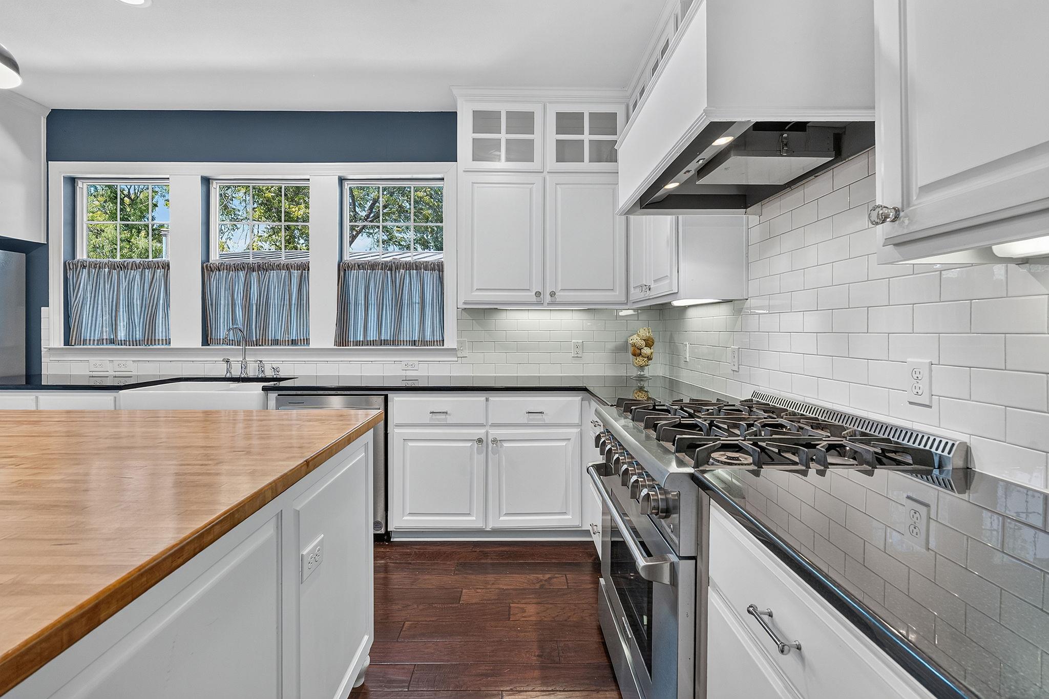 1710 Wethersfield Rd Property Photo 8