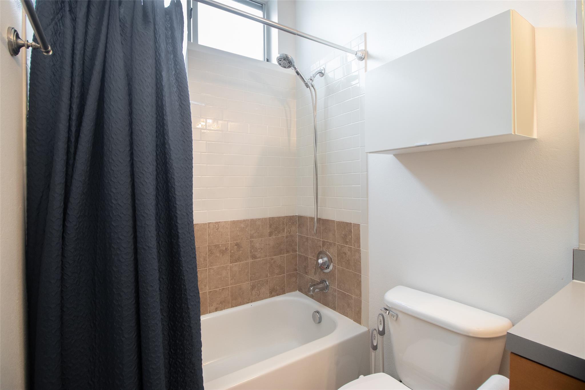 2401 E 6th St #6100 Property Photo 11