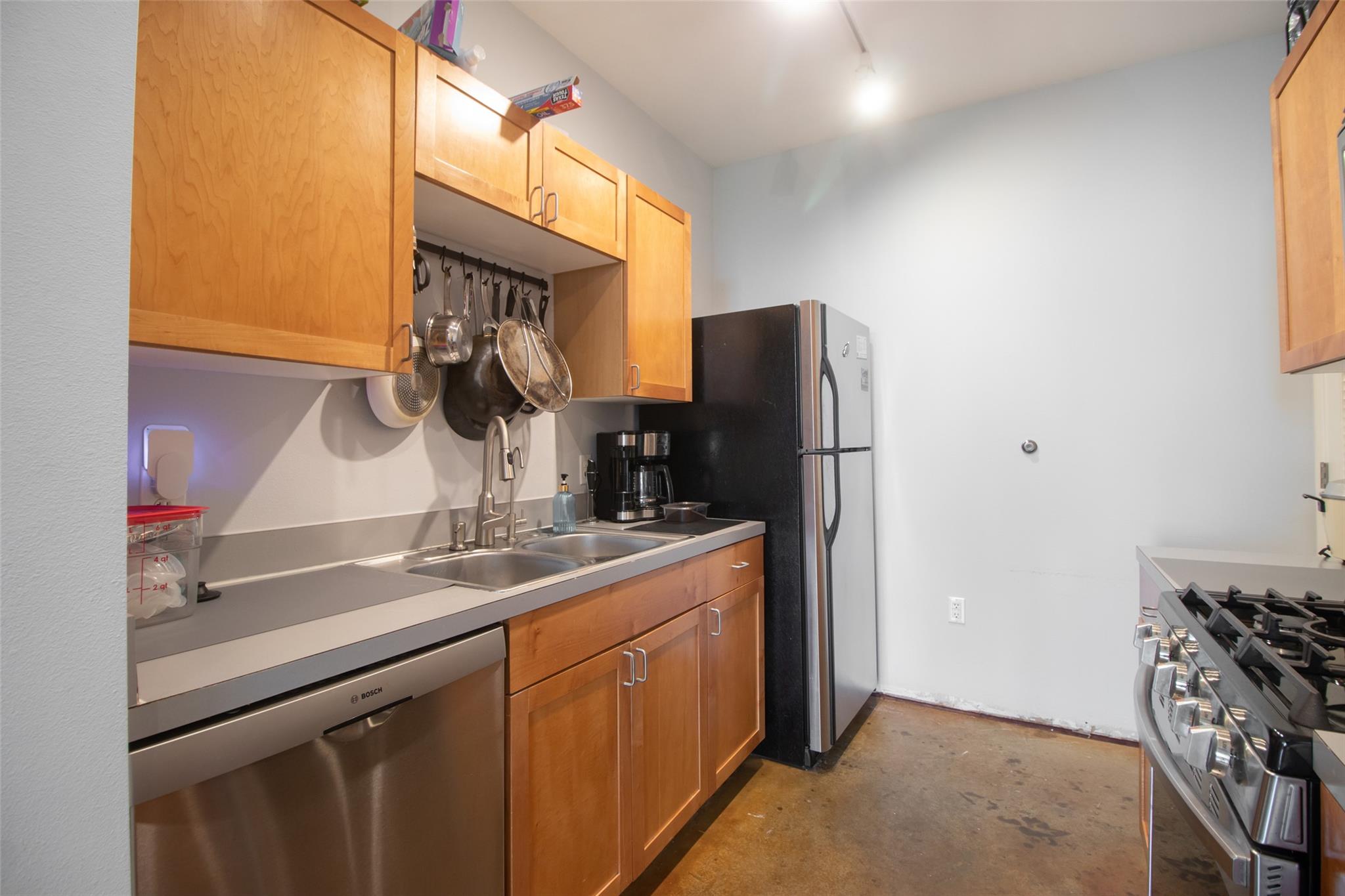 2401 E 6th St #6100 Property Photo 13