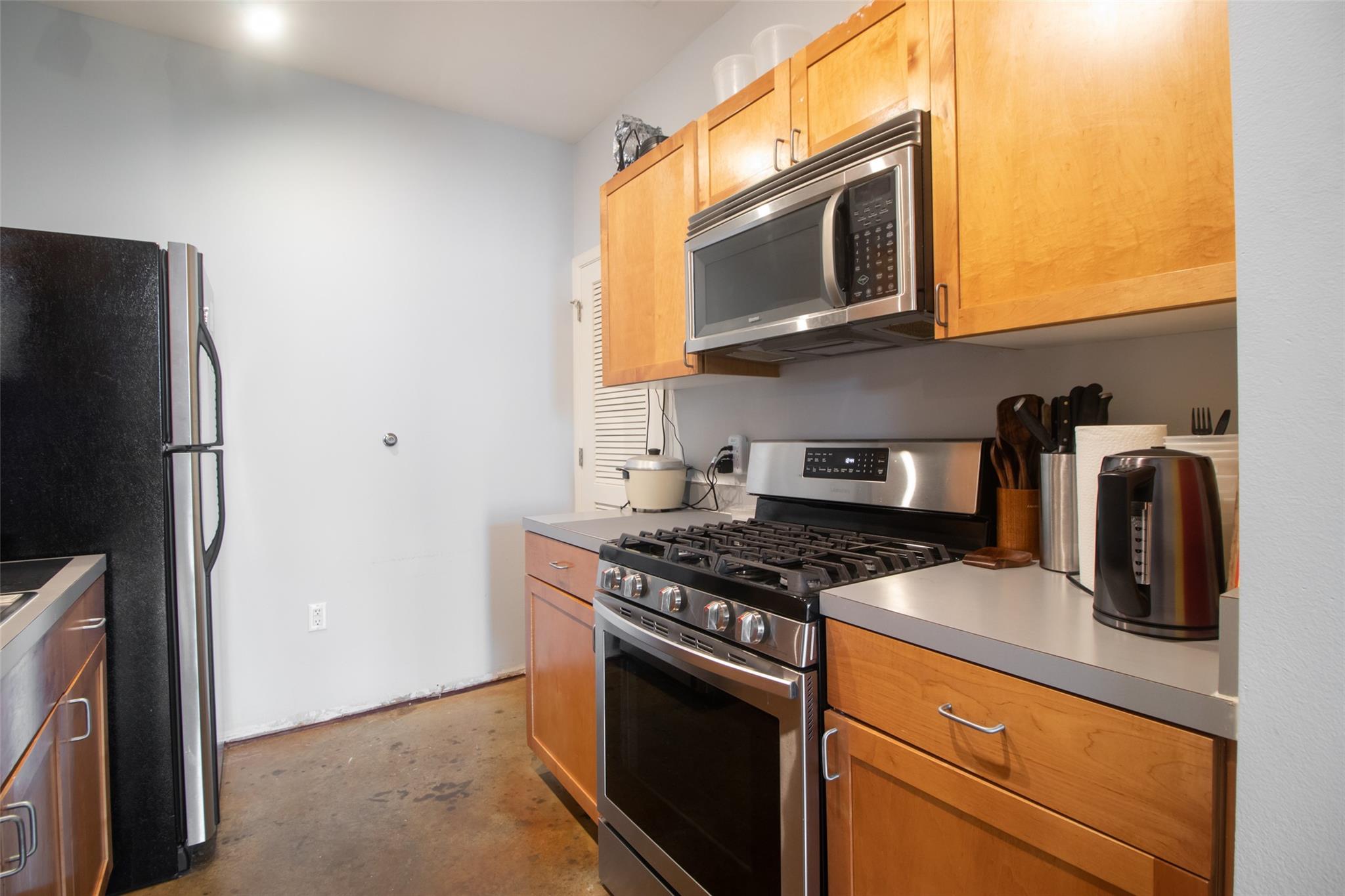 2401 E 6th St #6100 Property Photo 14