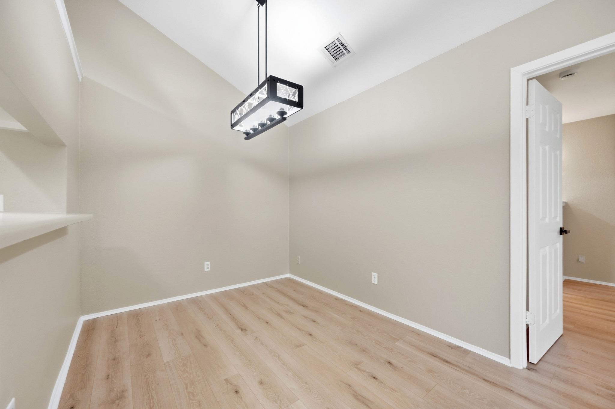 508/510 Greenlawn Blvd Property Photo 13