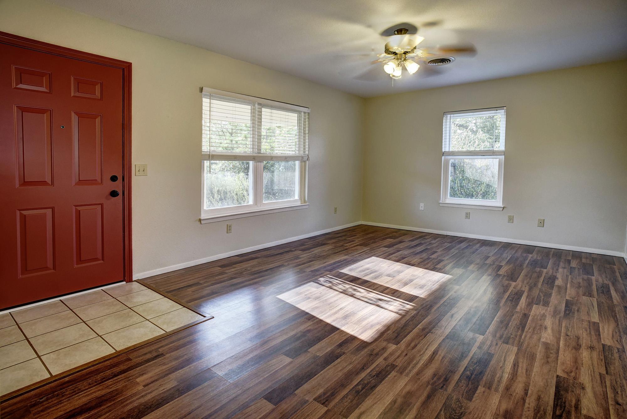 1108 Haysel St Property Photo 4
