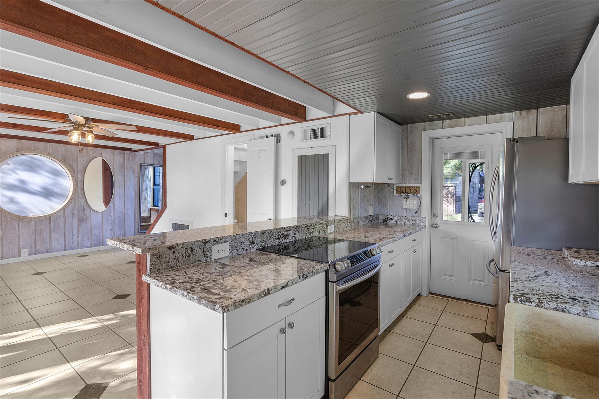 118 Topspin Cir Property Photo 4
