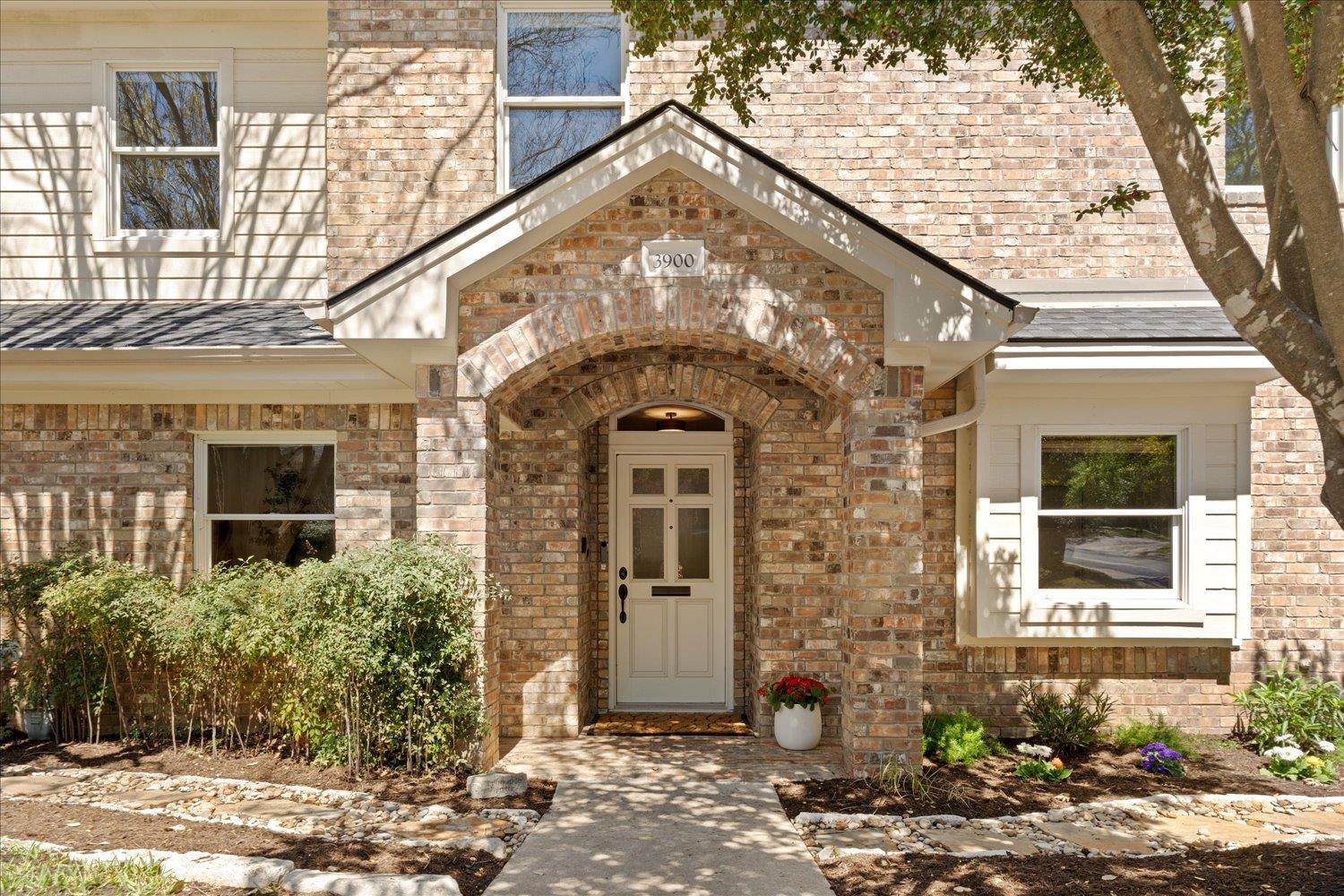3900 Arbor Glen Way Property Photo 1
