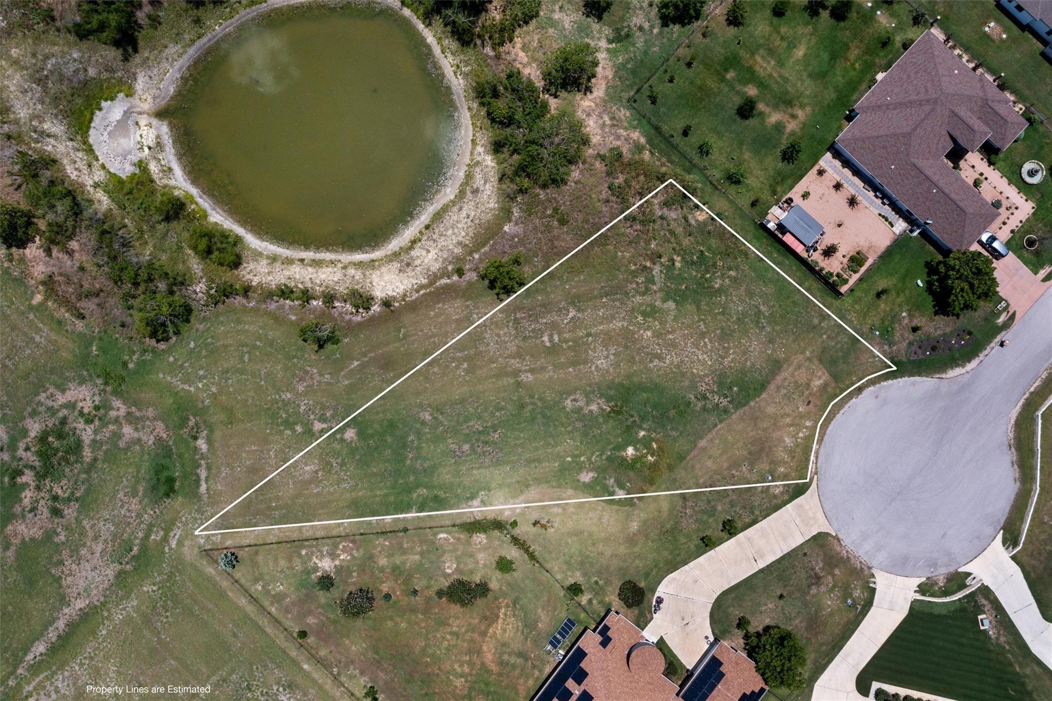 272 Gable St Property Photo 1