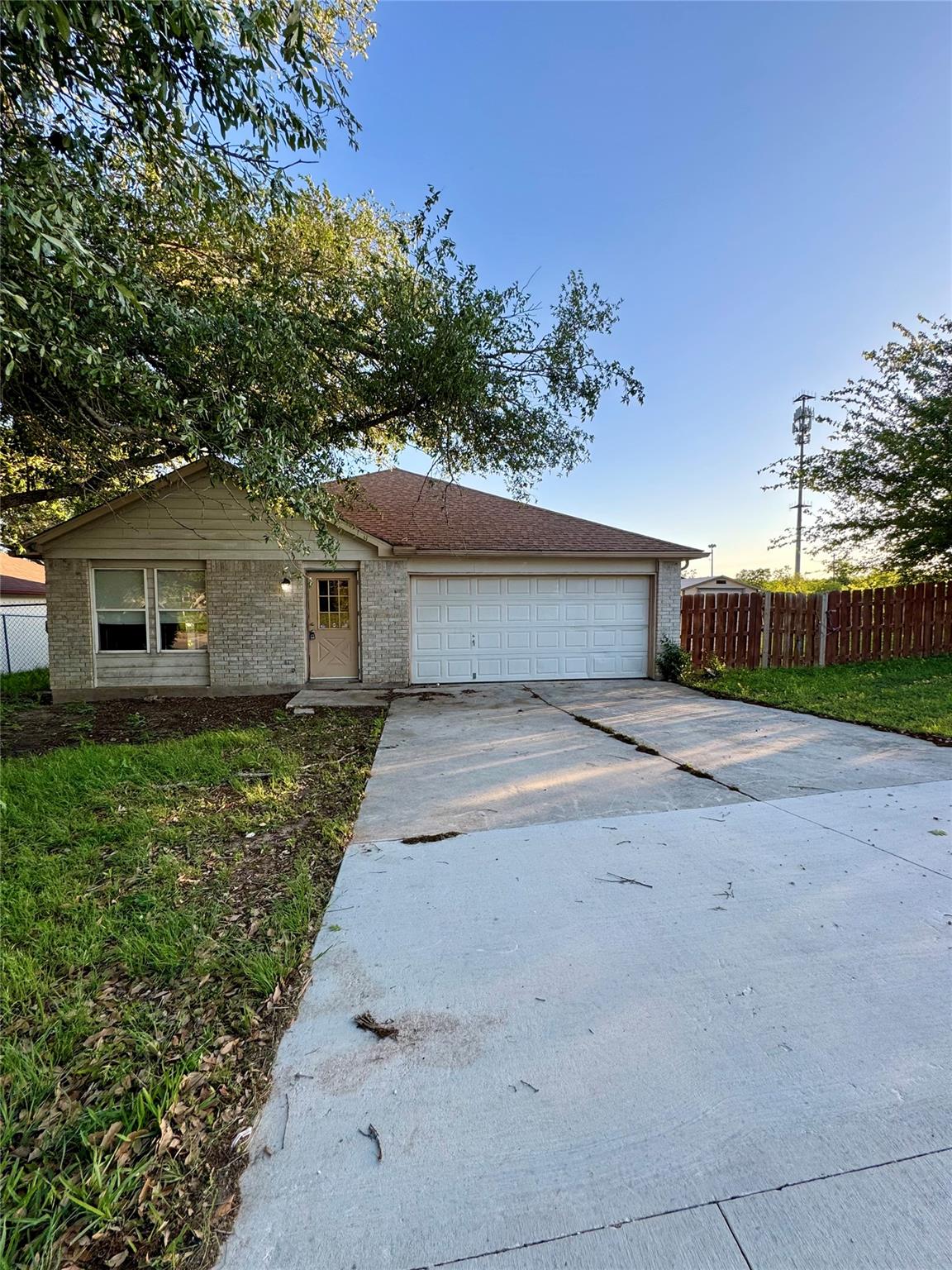 700 Lago Vista St Property Photo 1