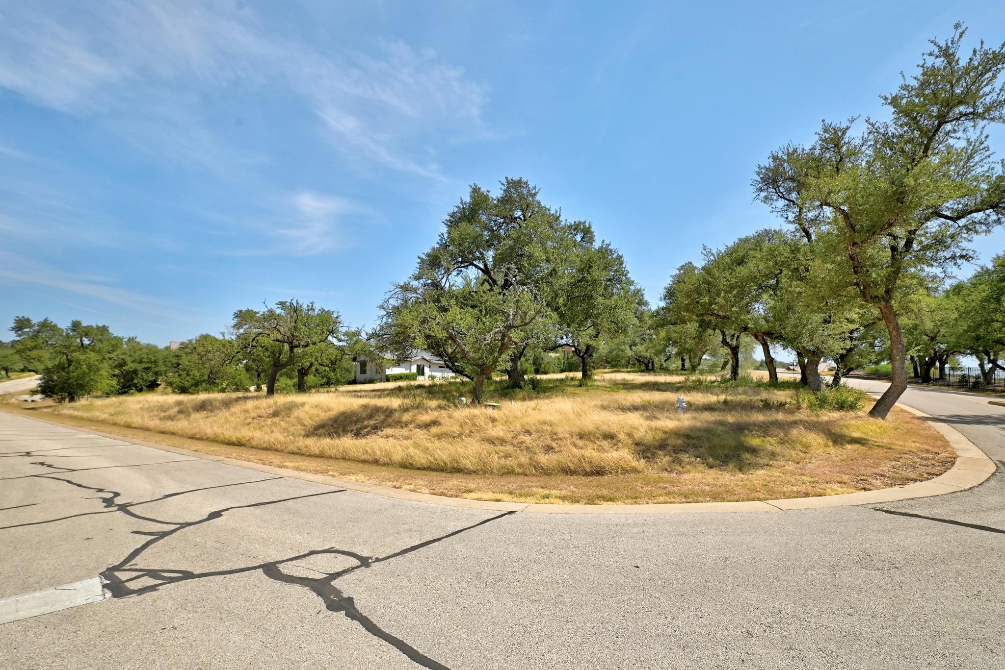 8417 Lakewood Ridge Cv Property Photo 6