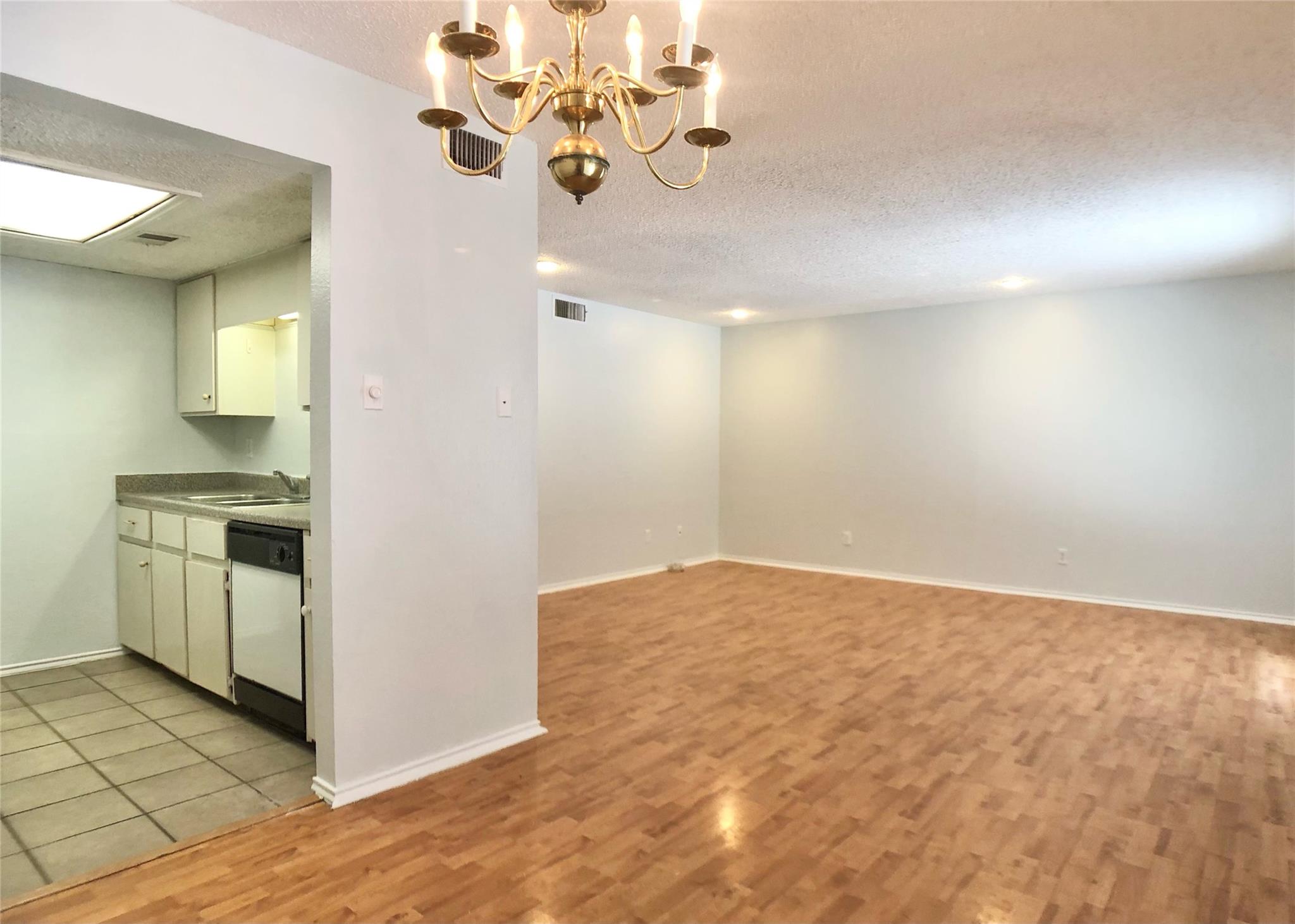 2401 Leon ST 101 Property Photo 1