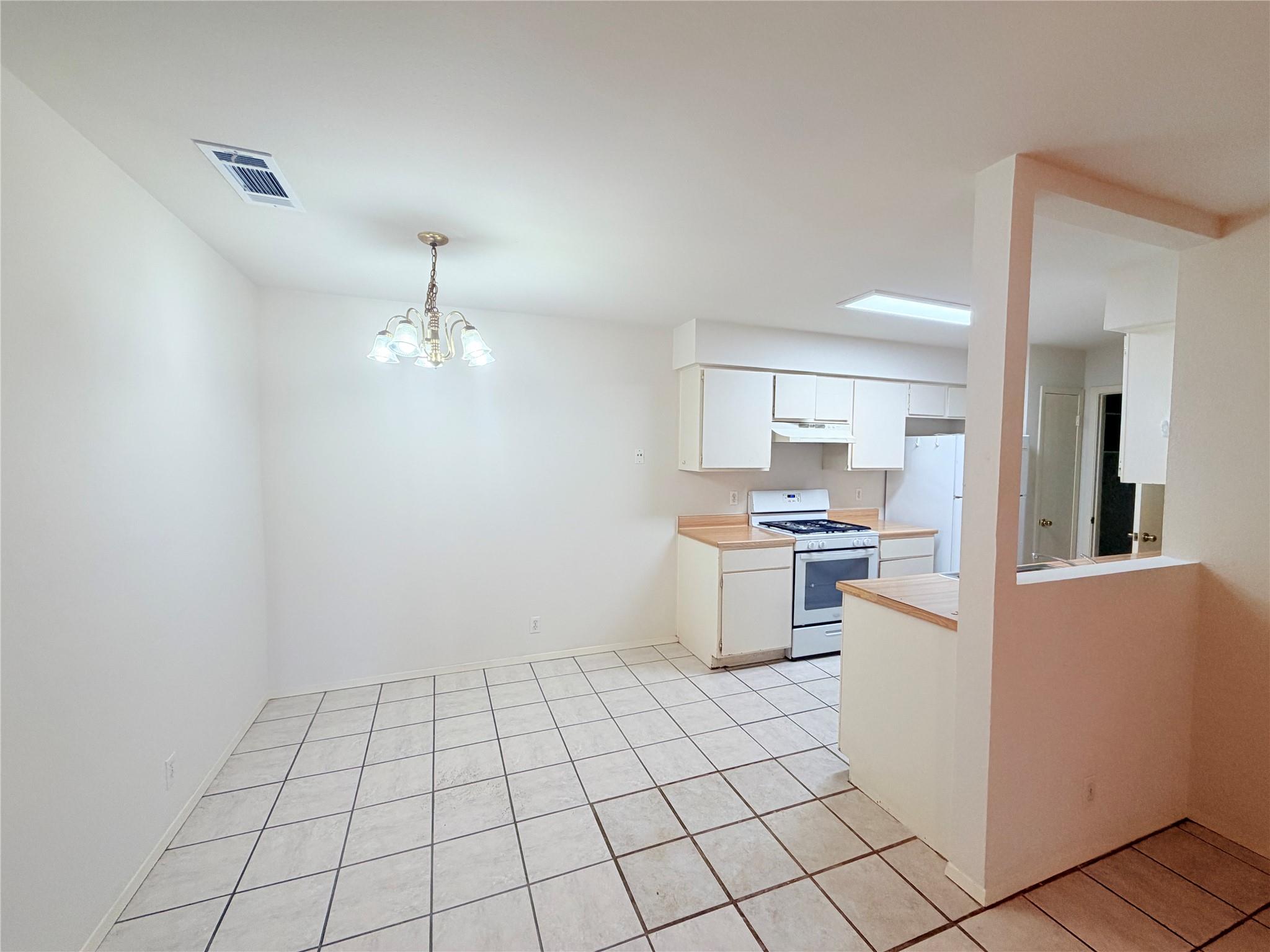 405 Parkhill Cv Property Photo 8