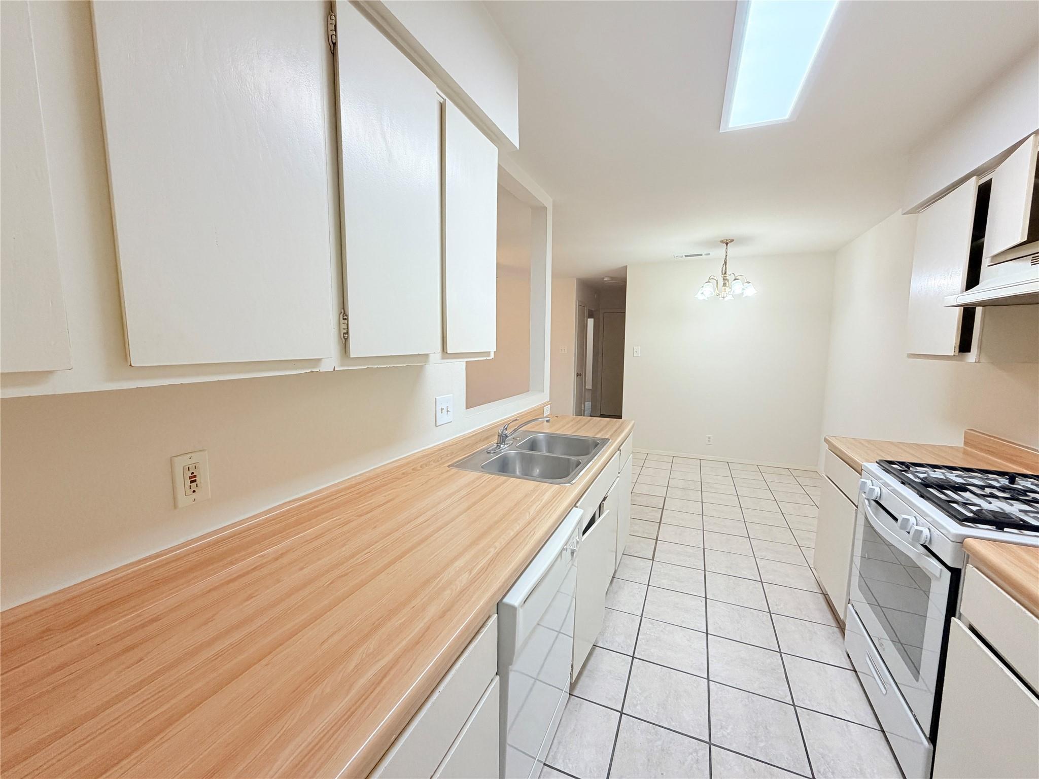 405 Parkhill Cv Property Photo 12