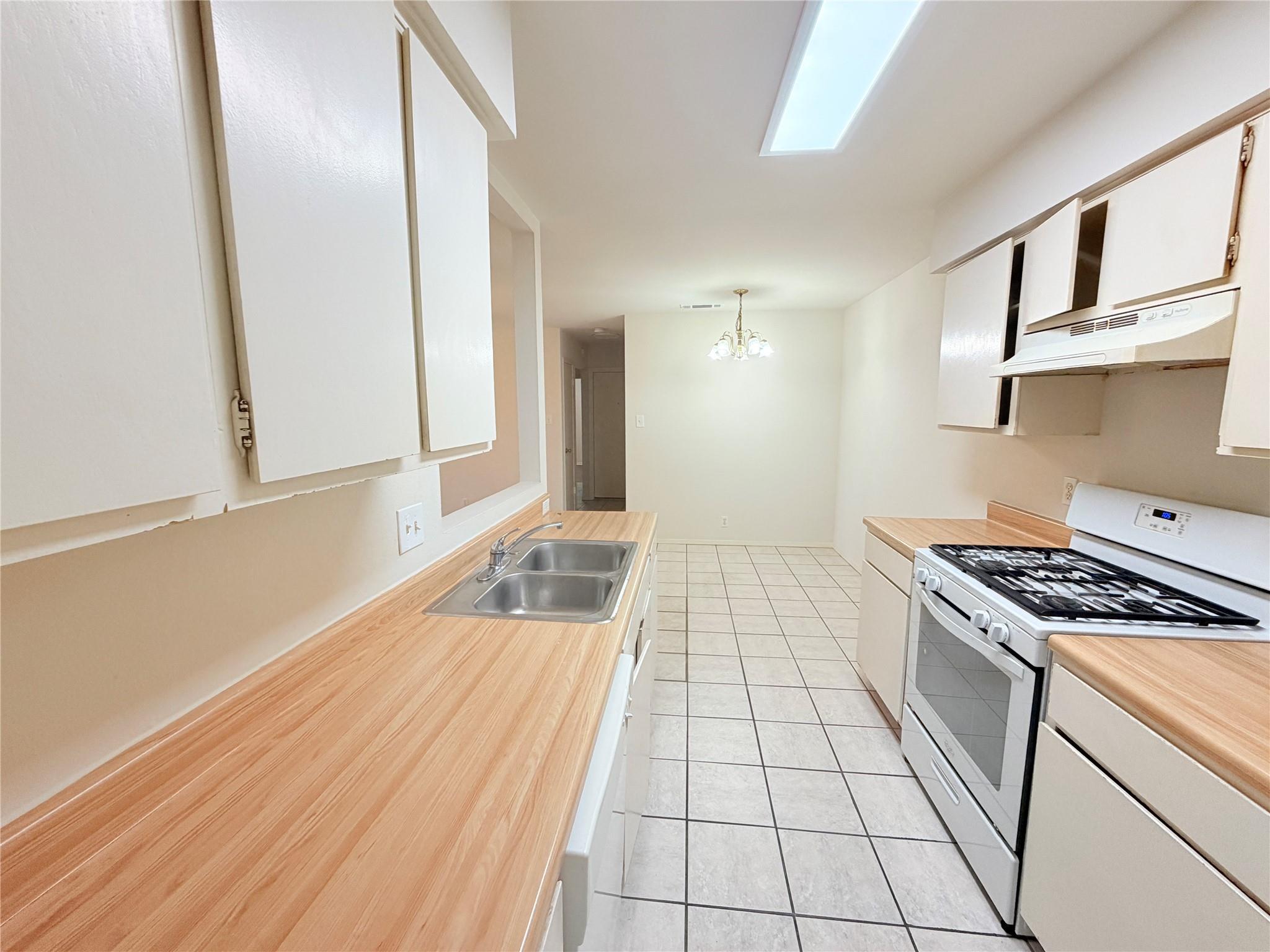 405 Parkhill Cv Property Photo 13
