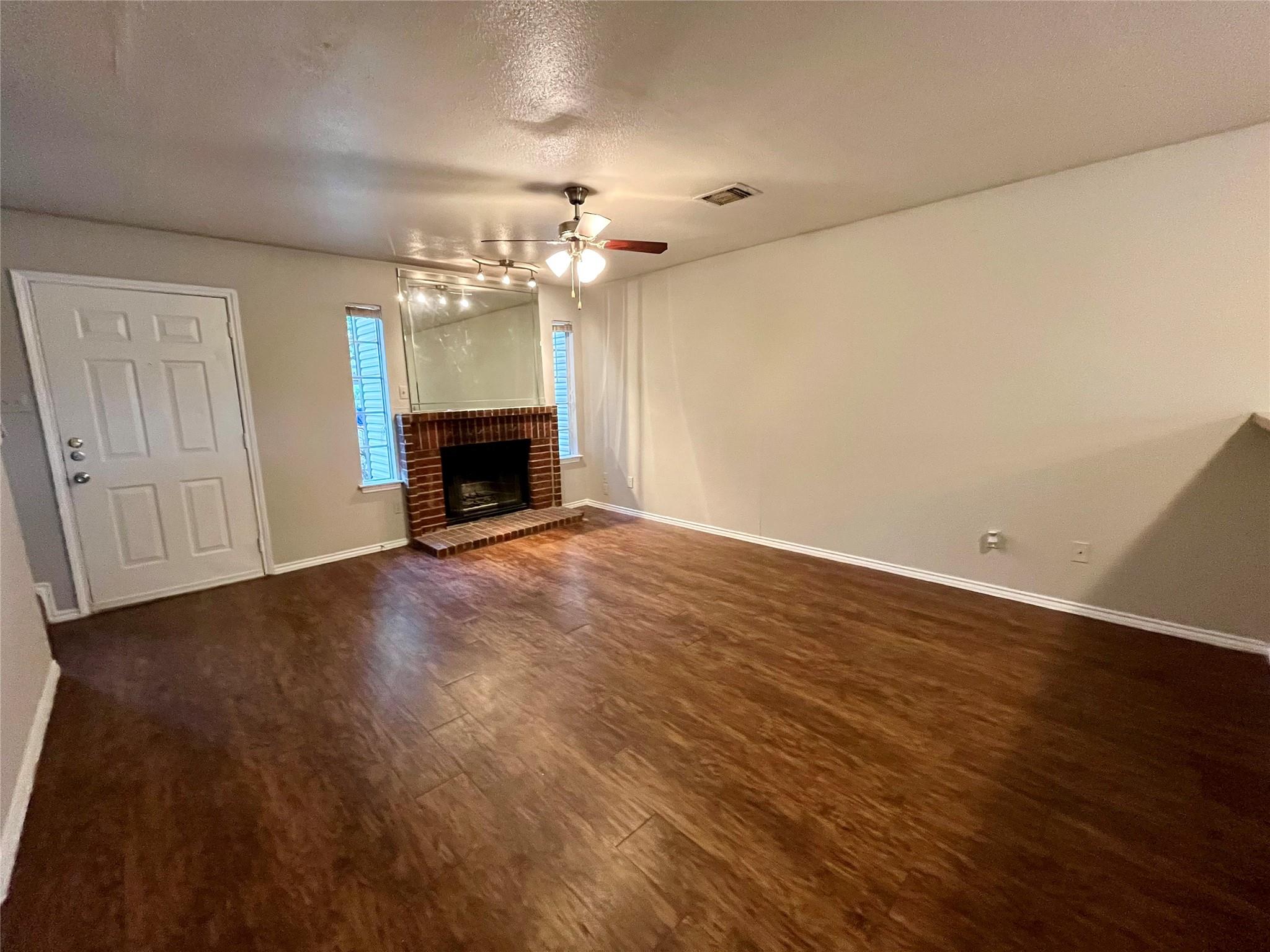 1841 River Crossing Cir #b Property Photo 3