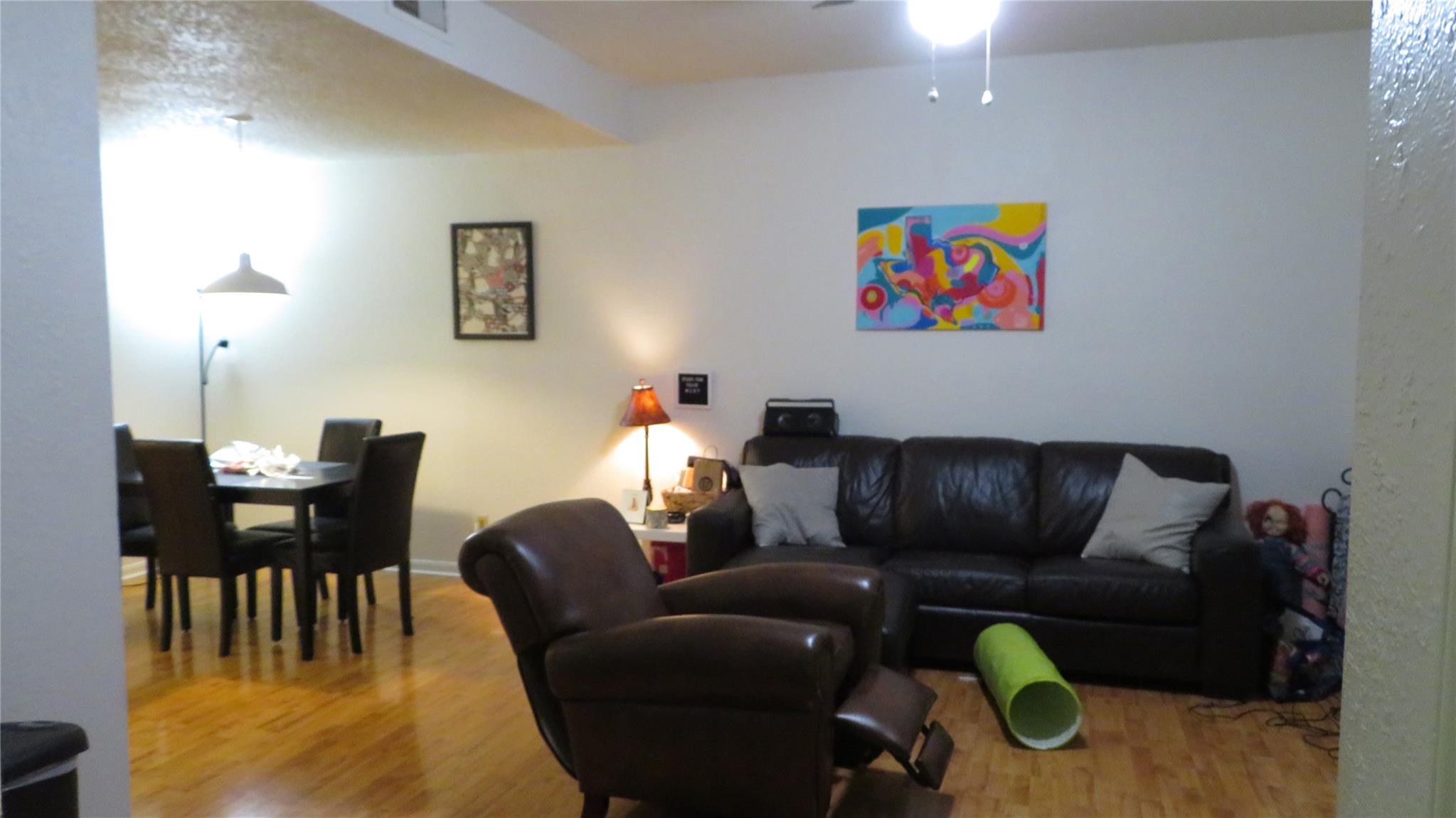 1910 Robbins Pl #202 Property Photo 1