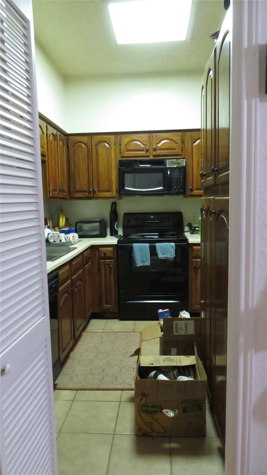 1910 Robbins Pl #202 Property Photo 2