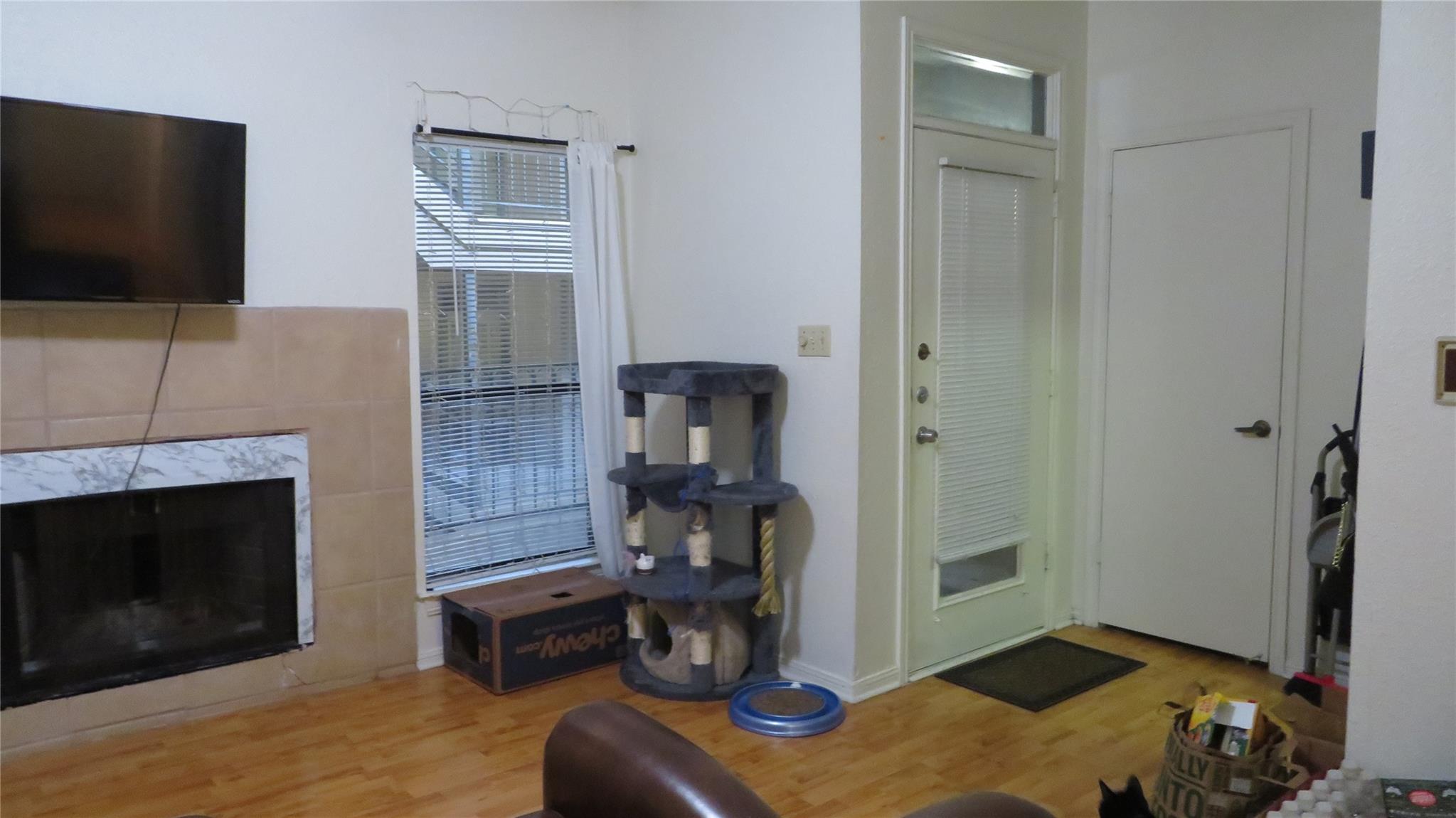 1910 Robbins Pl #202 Property Photo 7