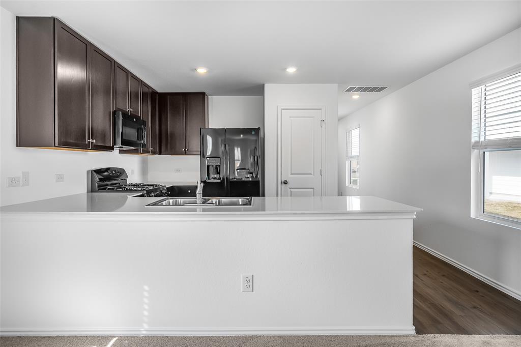 61 Trinity Cir Property Photo 3