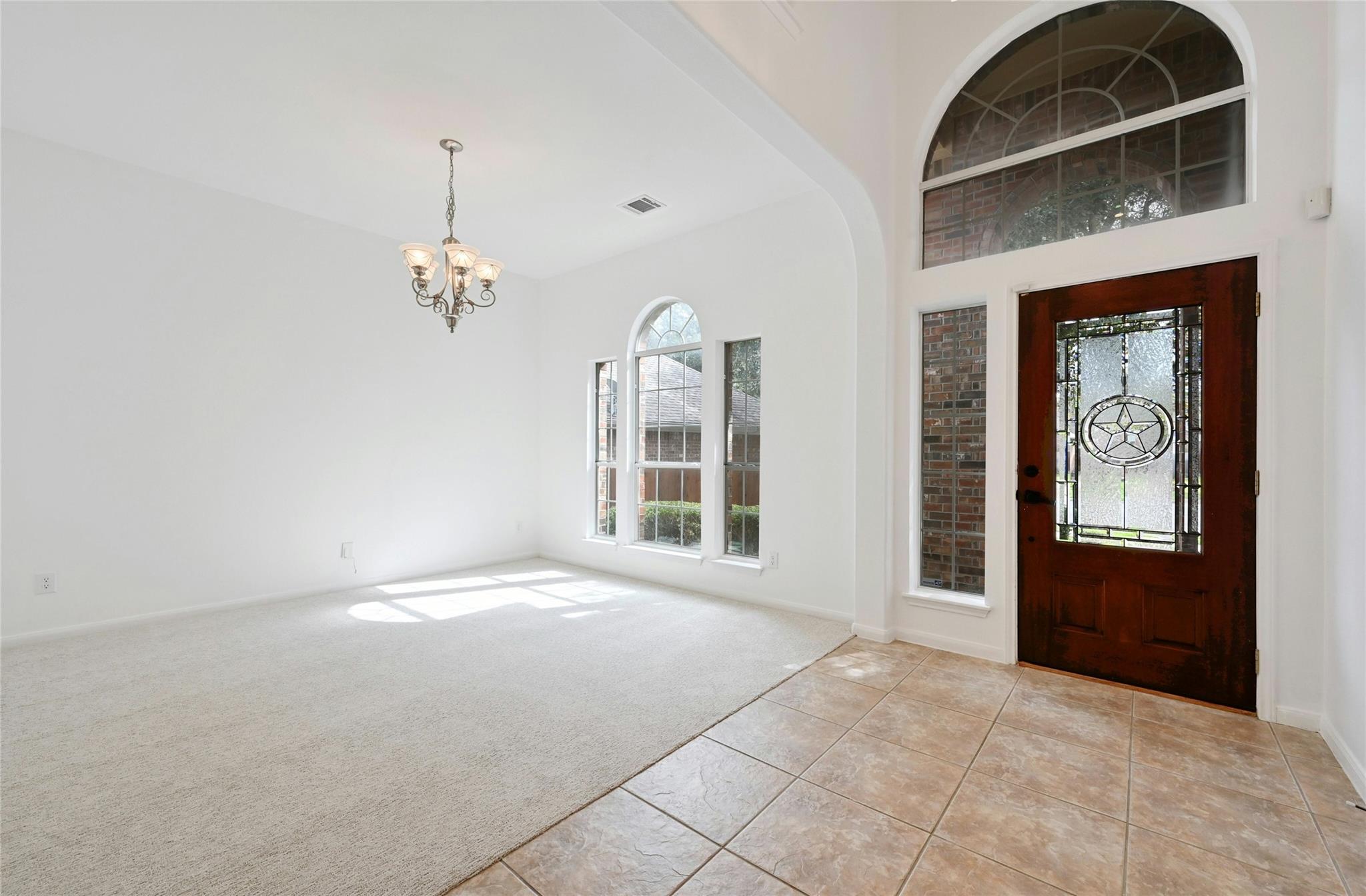 10104 Hibiscus Cv Property Photo 5