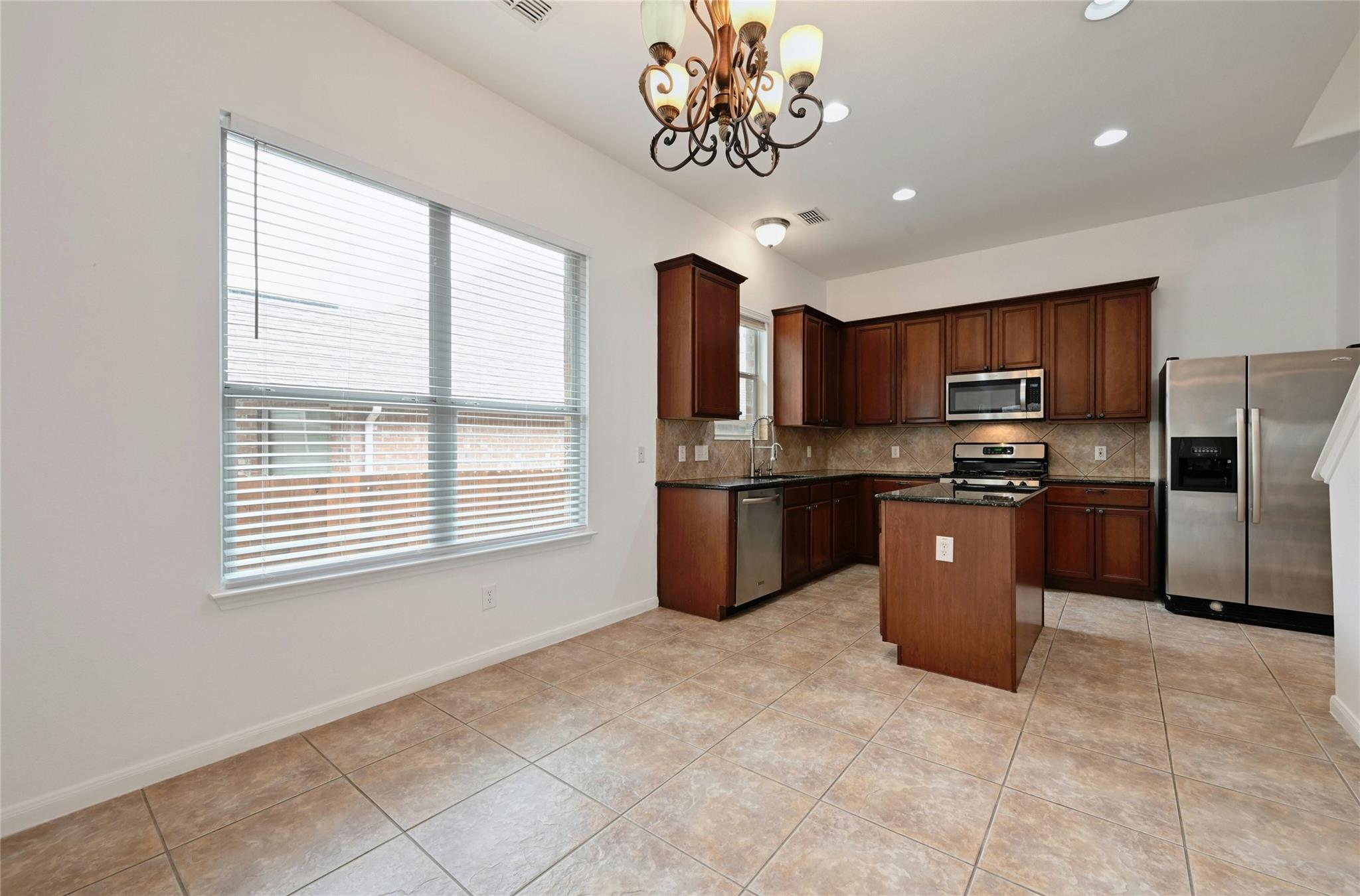 10104 Hibiscus Cv Property Photo 10