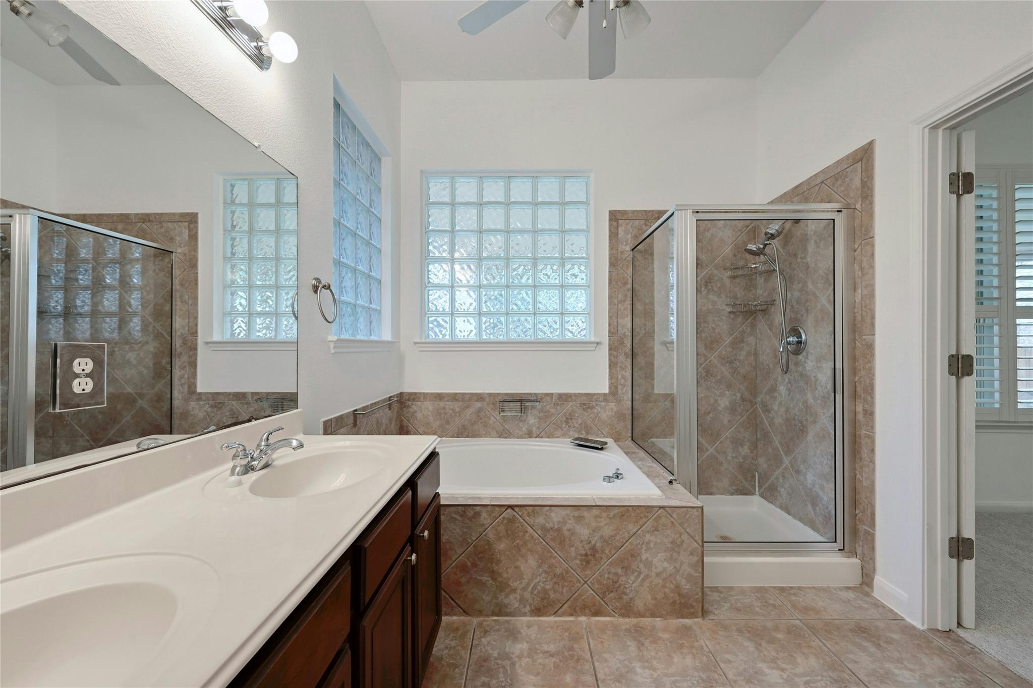 10104 Hibiscus Cv Property Photo 17