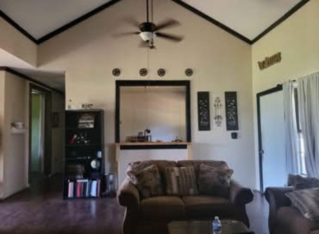 385 Alta Vista Dr Property Photo 3