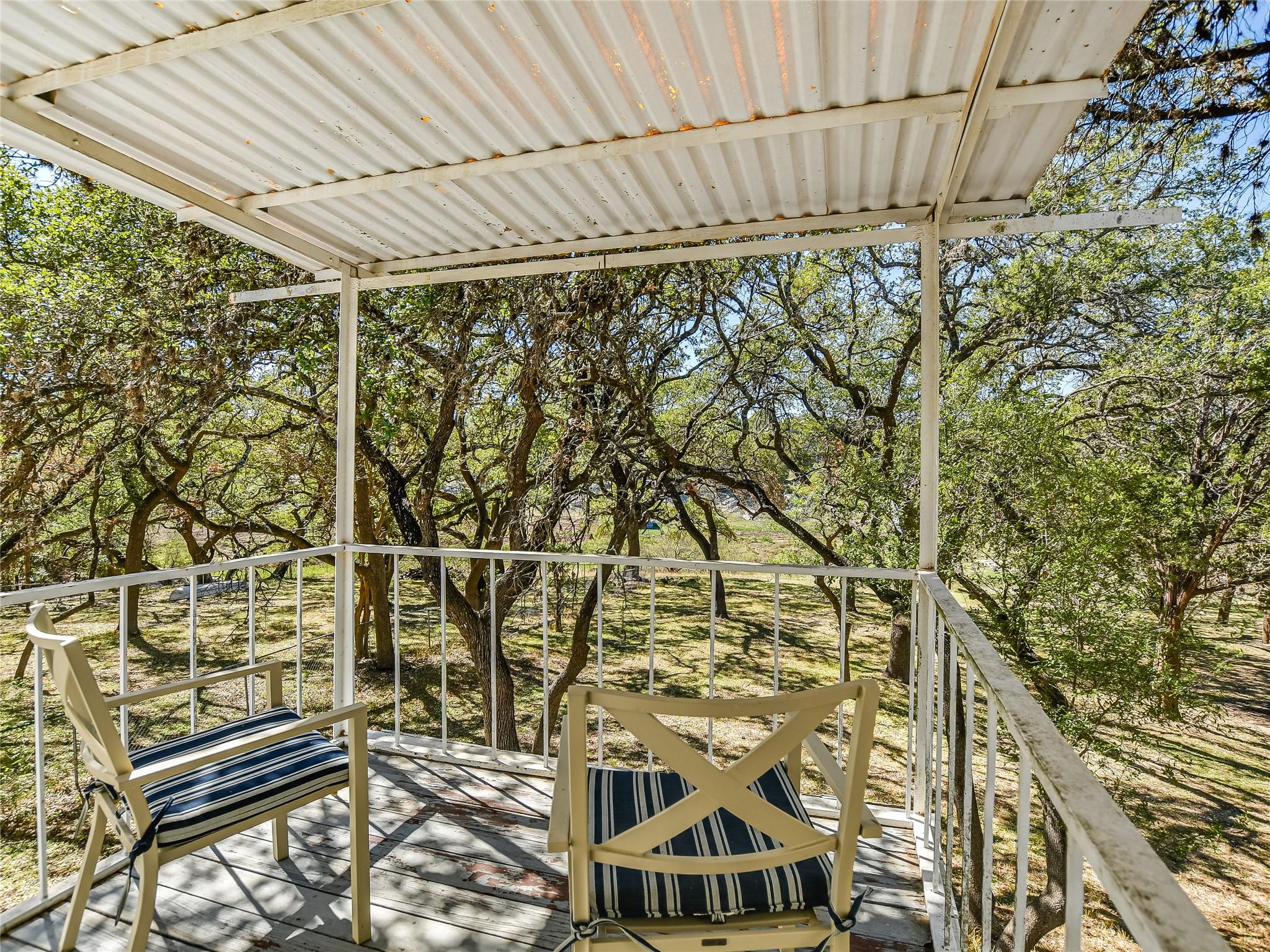 24805 Lake View Dr Property Photo 5
