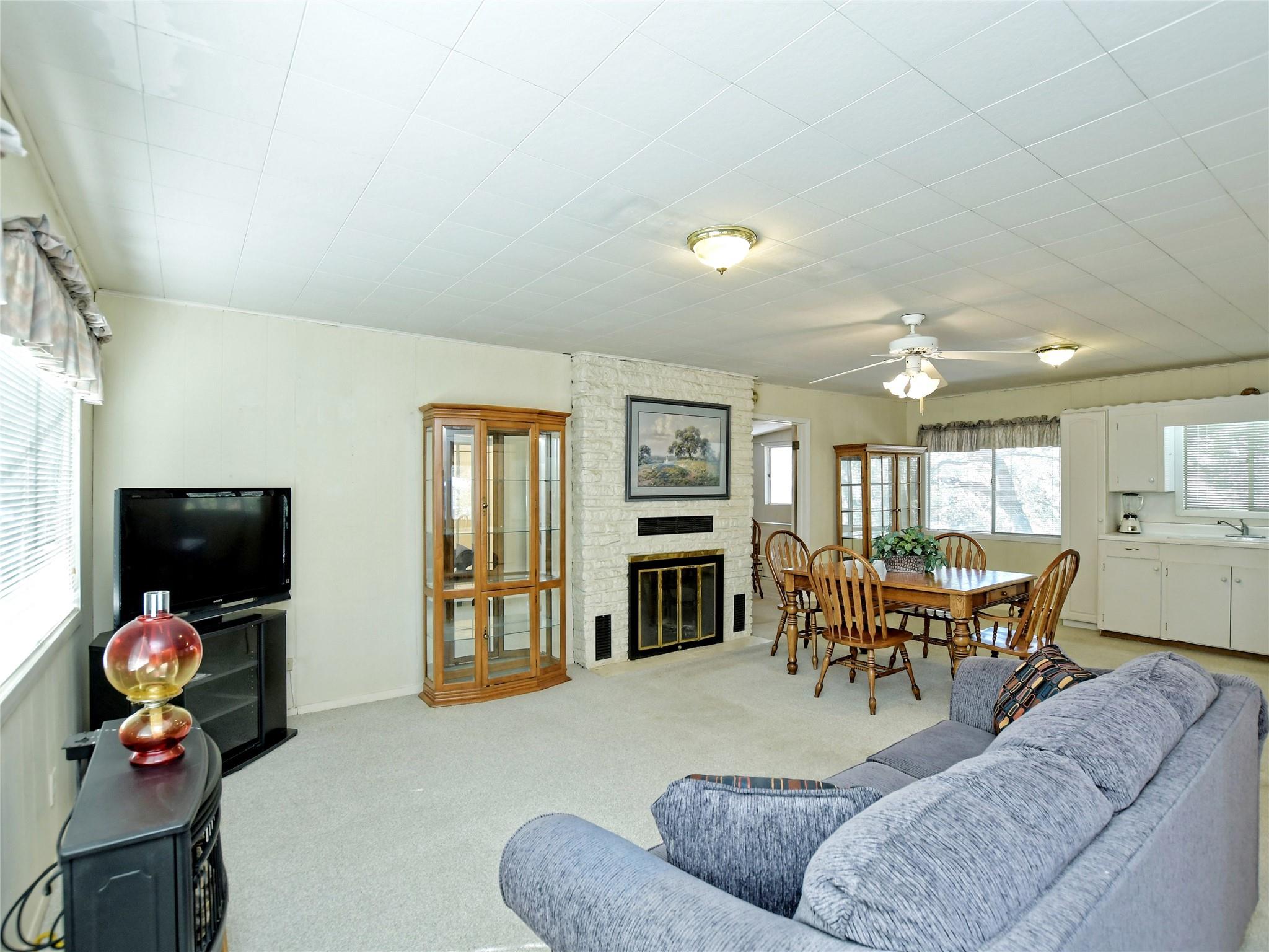 24805 Lake View Dr Property Photo 11